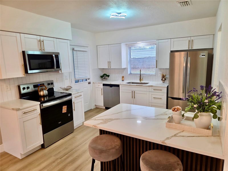 230 Beverly Blvd, Brandon, FL 33511