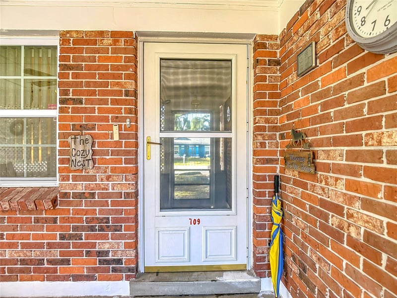 709 Morgan St, Brandon, FL 33510
