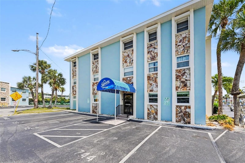6161 Gulf Winds Dr #153, St Pete Beach, FL 33706