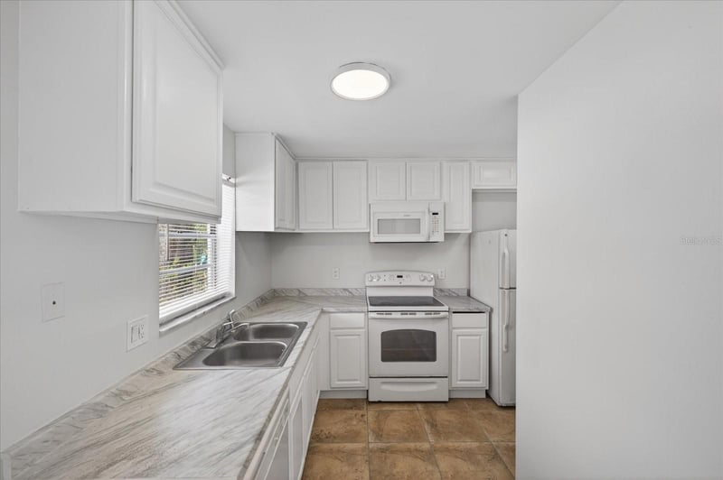 14024 Village Terrace Dr, Tampa, FL 33624