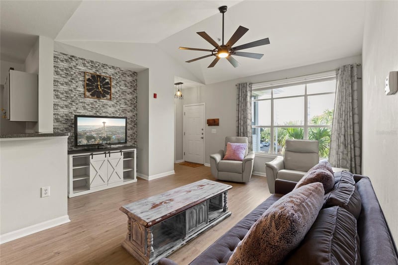 4802 51st St #423, Bradenton, FL 34210