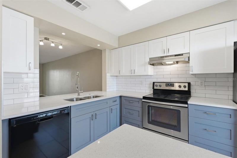 340 Causeway Blvd #107, Dunedin, FL 34698