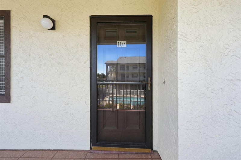 340 Causeway Blvd #107, Dunedin, FL 34698