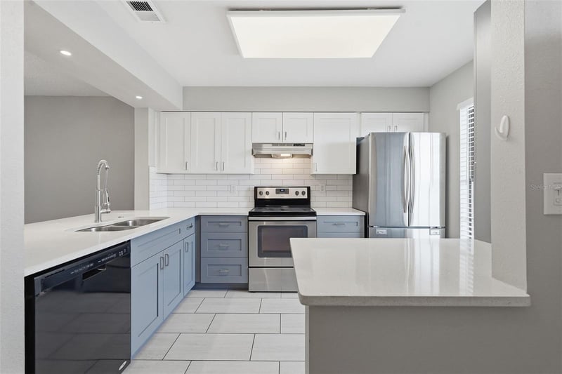 340 Causeway Blvd #107, Dunedin, FL 34698