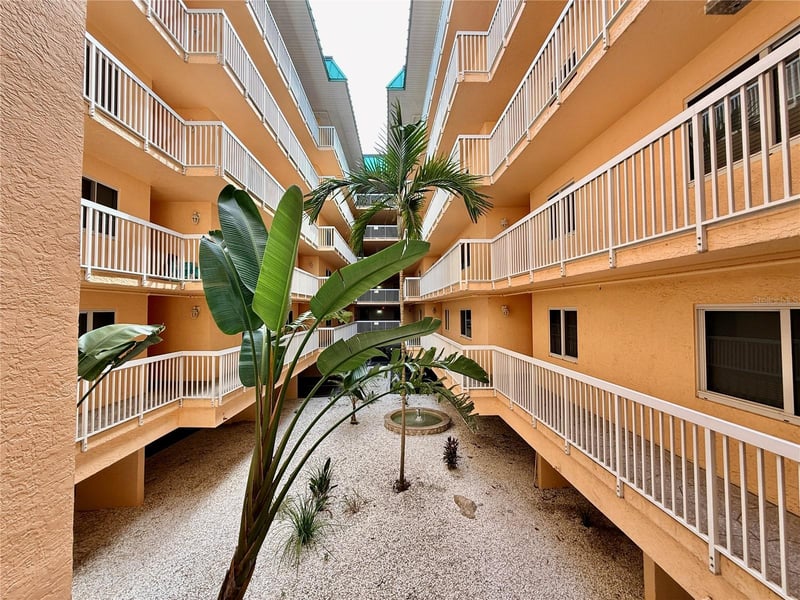 18400 Gulf Blvd #2103, Indian Shores, FL 33785