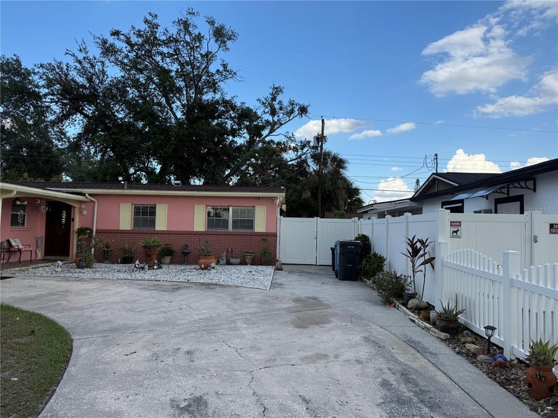 6019 Rosewood Dr, Tampa, FL 33615