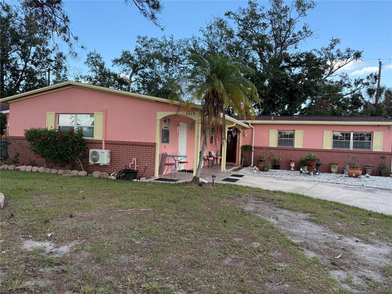6019 Rosewood Dr, Tampa, FL 33615