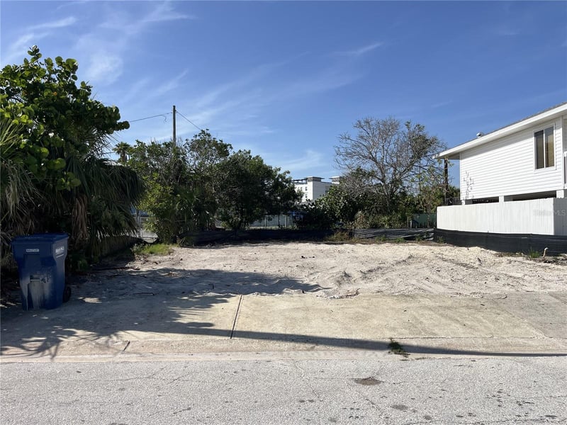 180 Madeira Ave, Madeira Beach, FL 33708