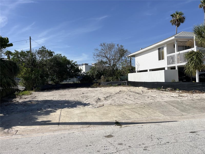 180 Madeira Ave, Madeira Beach, FL 33708