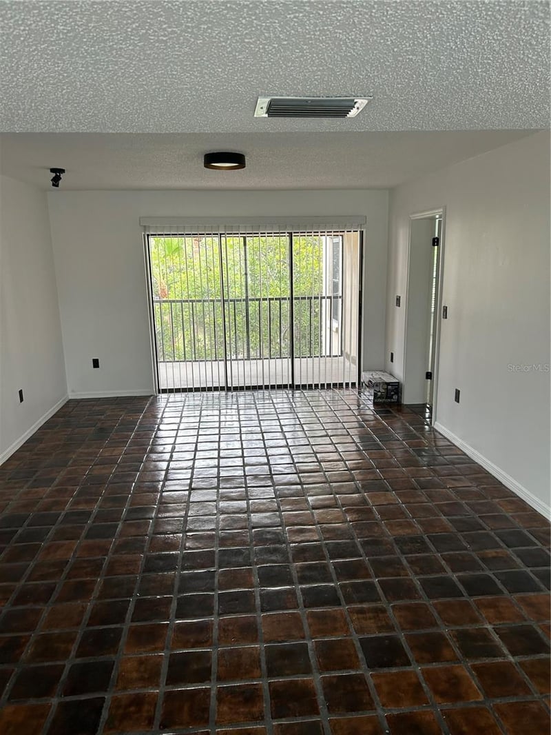 2462 Kingfisher Ln #J203, Clearwater, FL 33762