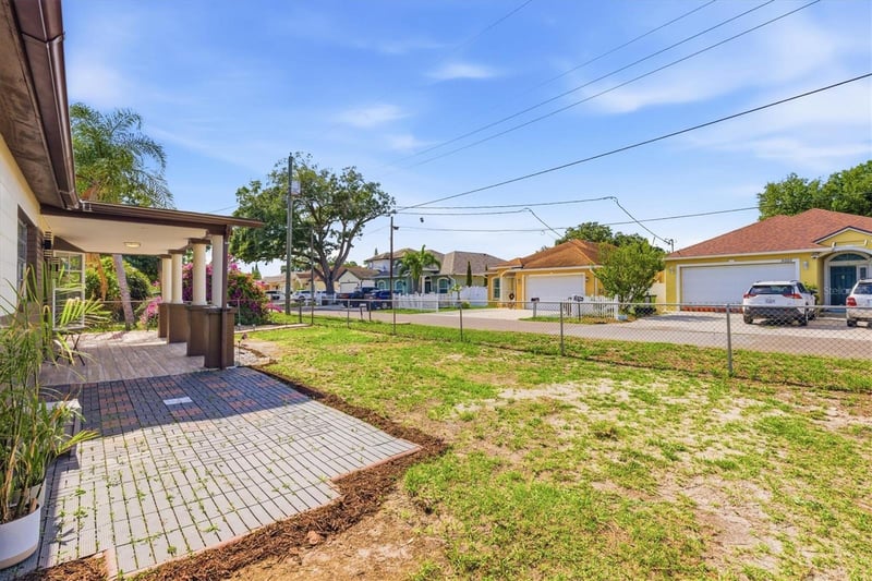3002 Haya St, Tampa, FL 33614