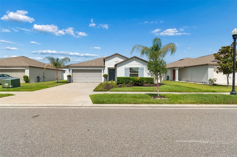 3251 Lytton Hall Dr, Zephyrhills, FL 33540