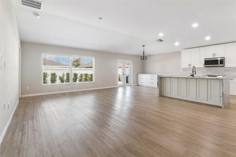 3251 Lytton Hall Dr, Zephyrhills, FL 33540