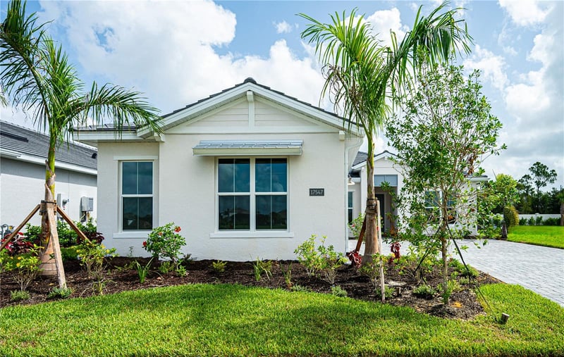 17547 Palmiste Dr, Bradenton, FL 34202