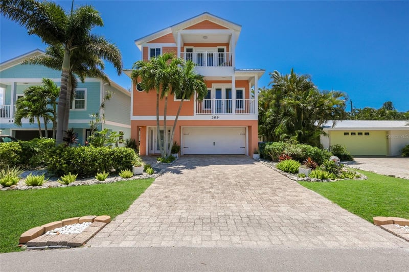 309 68th St, Bradenton Beach, FL 34217
