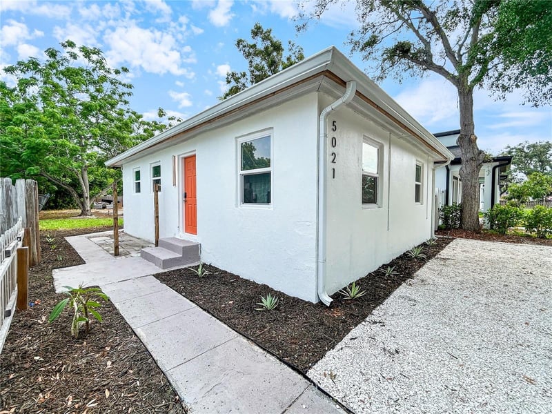 5021 9th Ave, Gulfport, FL 33707