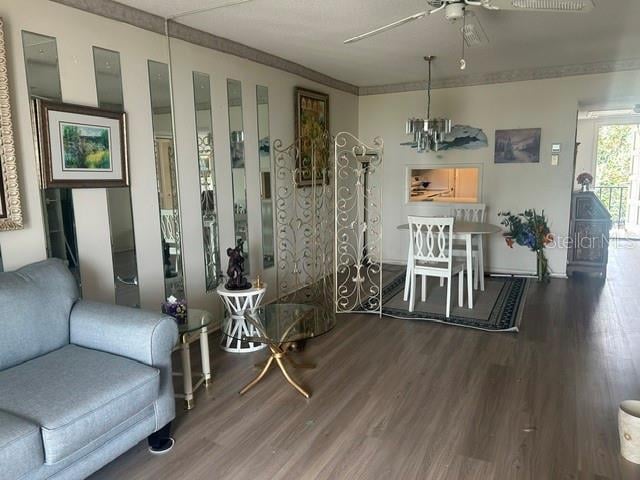 7461 Country Club Dr #402, Sarasota, FL 34243