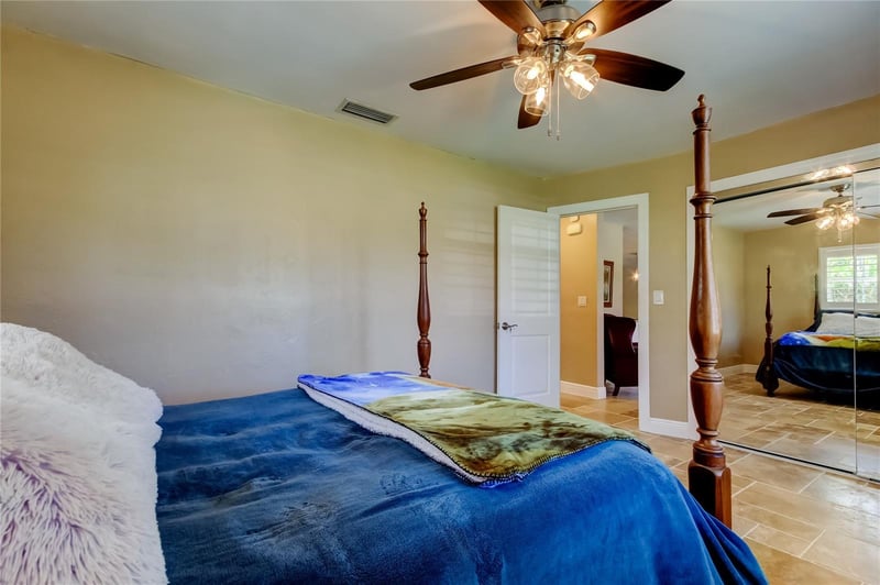 4174 14th Ln, St Petersburg, FL 33703