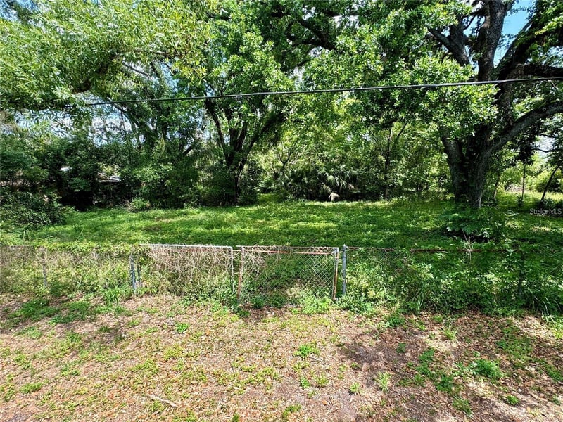 8715 Temple Ave, Tampa, FL 33617