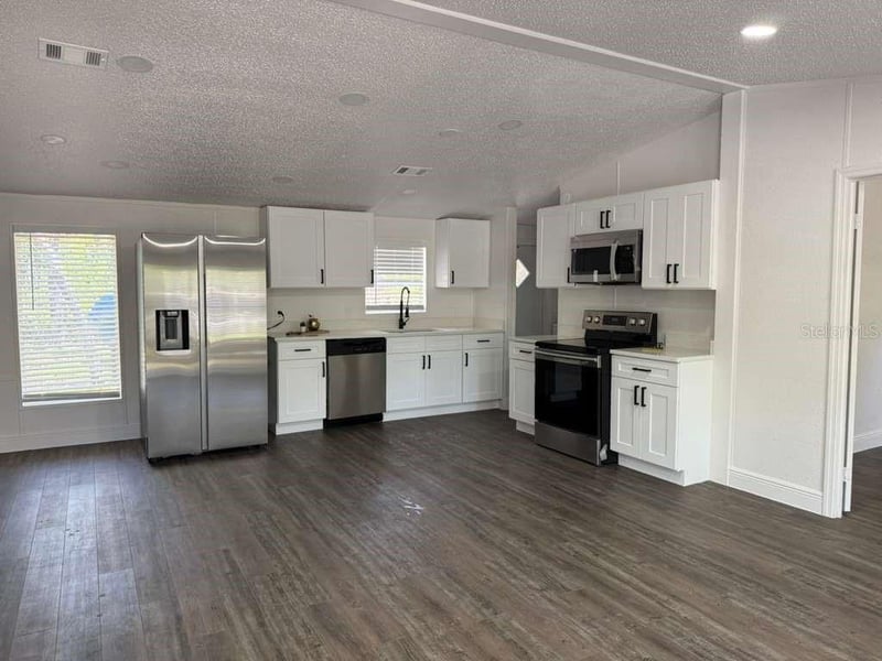 10350 Evergreen St, New Port Richey, FL 34654