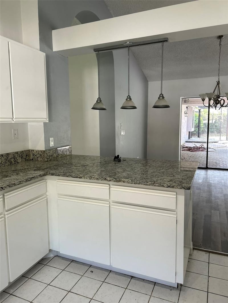 5106 Stonehurst Rd, Tampa, FL 33647