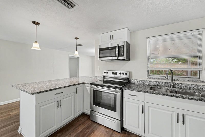 7808 Bracken Dr, Port Richey, FL 34668
