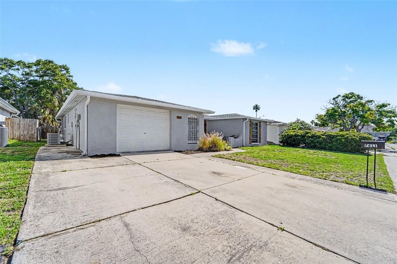 7411 Westcott Dr, Port Richey, FL 34668