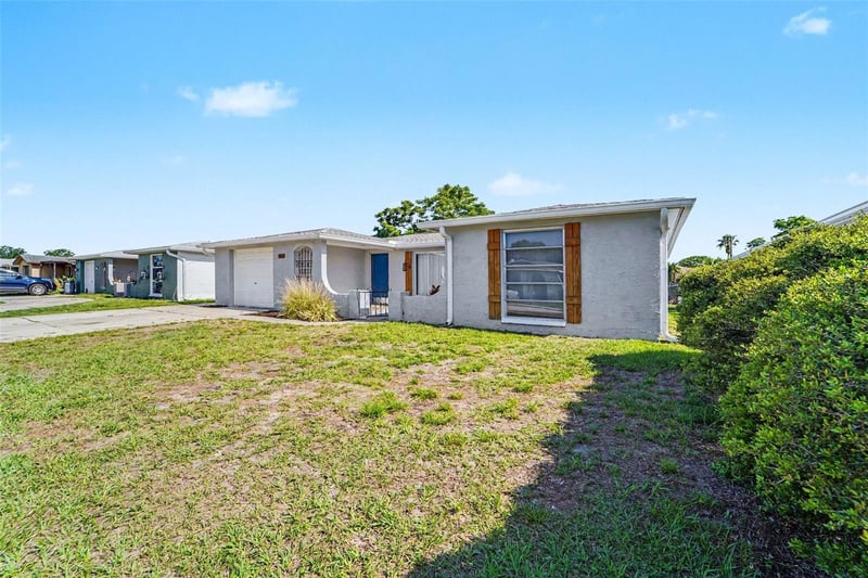 7411 Westcott Dr, Port Richey, FL 34668