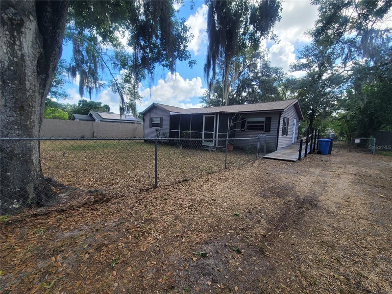 2831 Valrico Rd, Seffner, FL 33584