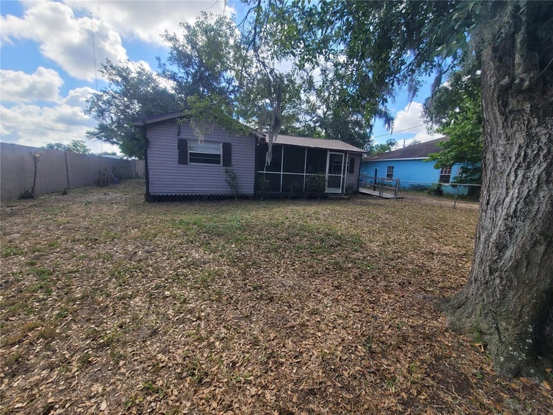 2831 Valrico Rd, Seffner, FL 33584