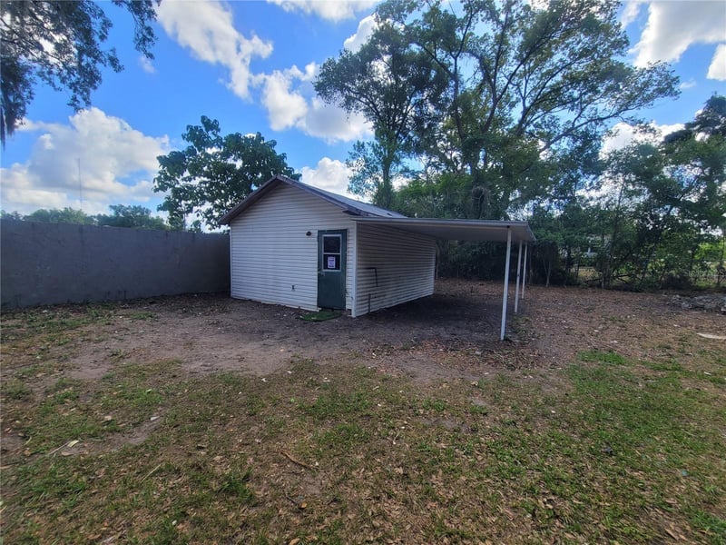 2831 Valrico Rd, Seffner, FL 33584