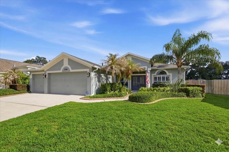 2726 Valencia Grove Dr, Valrico, FL 33596