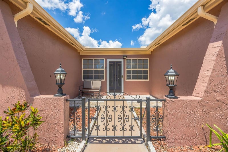 9647 Morehead Ln, Port Richey, FL 34668