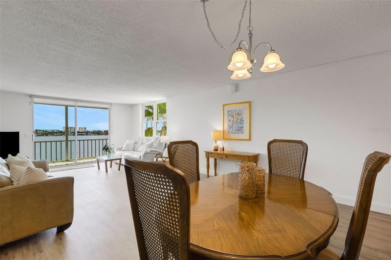 7665 Sun Island Dr #407, South Pasadena, FL 33707