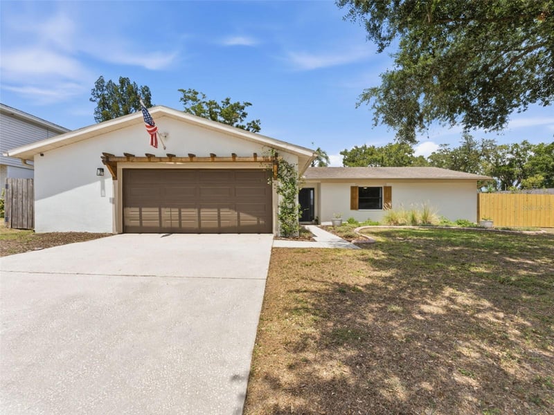 605 Valley Hill Dr, Brandon, FL 33510