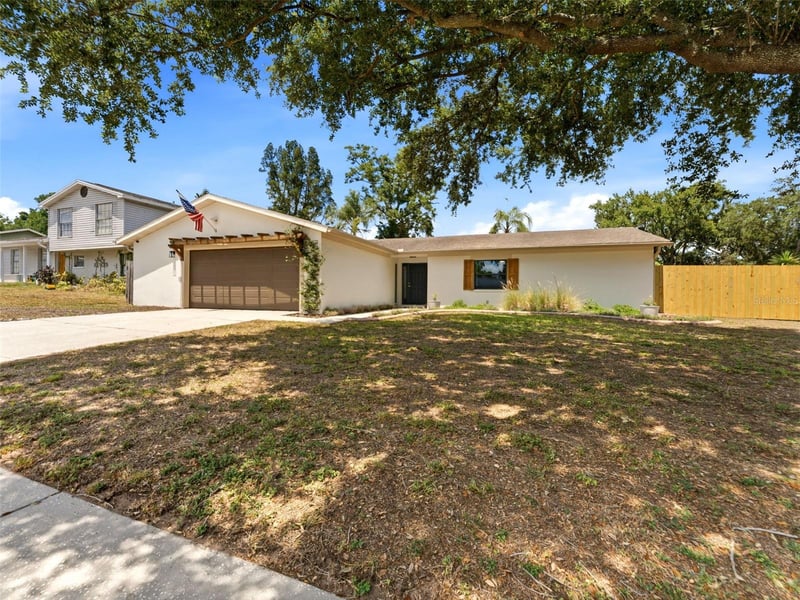 605 Valley Hill Dr, Brandon, FL 33510