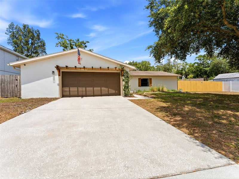 605 Valley Hill Dr, Brandon, FL 33510