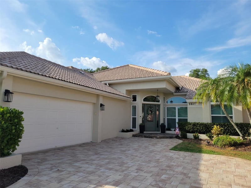 961 Live Oak Ave, St Petersburg, FL 33703