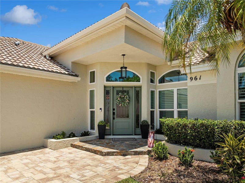 961 Live Oak Ave, St Petersburg, FL 33703