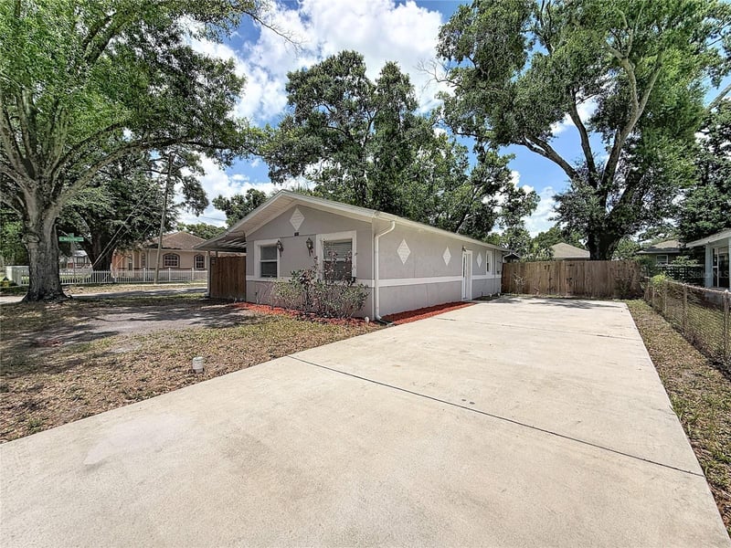 1913 Hanna Ave, Tampa, FL 33604