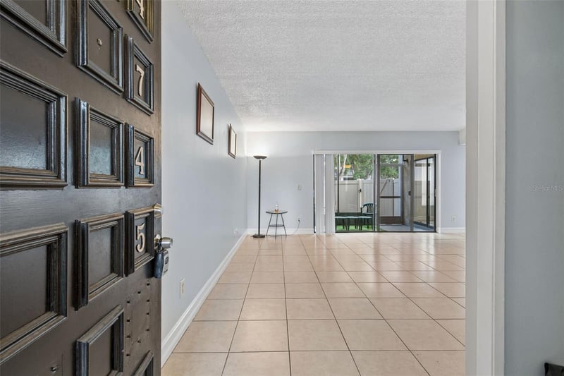 4745 Puritan Cir #4745, Tampa, FL 33617