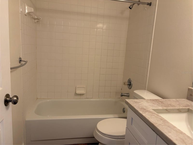 11516 Whispering Hollow Dr, Tampa, FL 33635