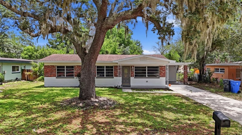 7815 Pine Hill Dr, Tampa, FL 33617