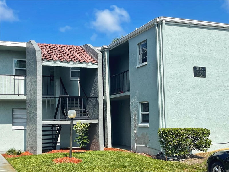 2846 Somerset Park Dr #201, Tampa, FL 33613