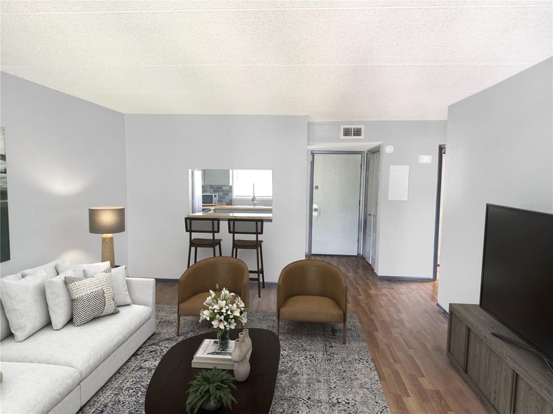 2846 Somerset Park Dr #201, Tampa, FL 33613