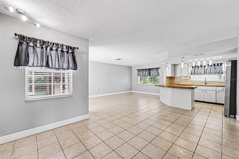 8040 Saybrook Dr, Port Richey, FL 34668
