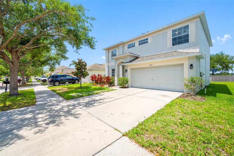 2227 Roanoke Springs Dr, Ruskin, FL 33570