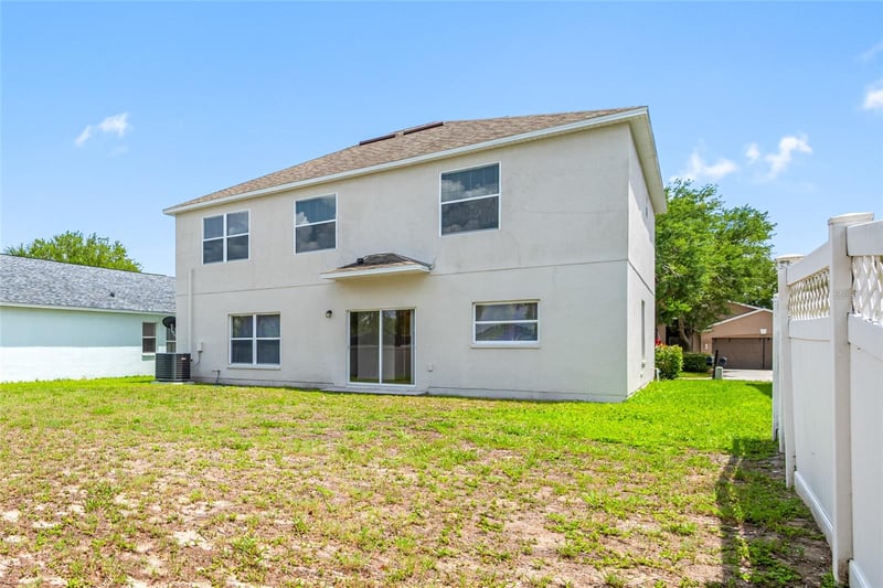 2227 Roanoke Springs Dr, Ruskin, FL 33570