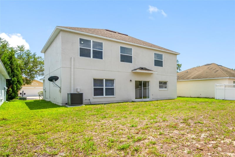 2227 Roanoke Springs Dr, Ruskin, FL 33570