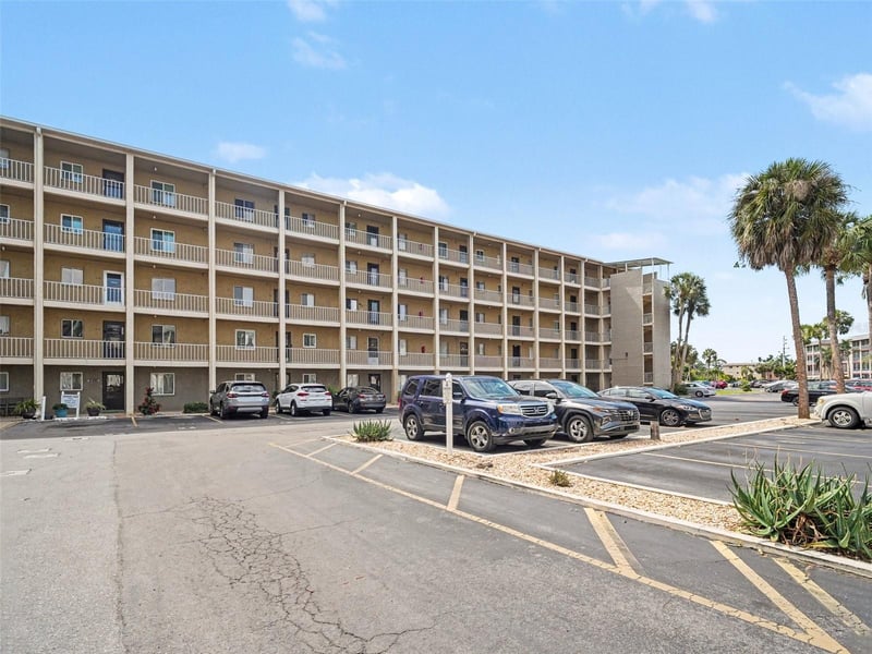 3801 Lake Bayshore Dr #H413, Bradenton, FL 34205